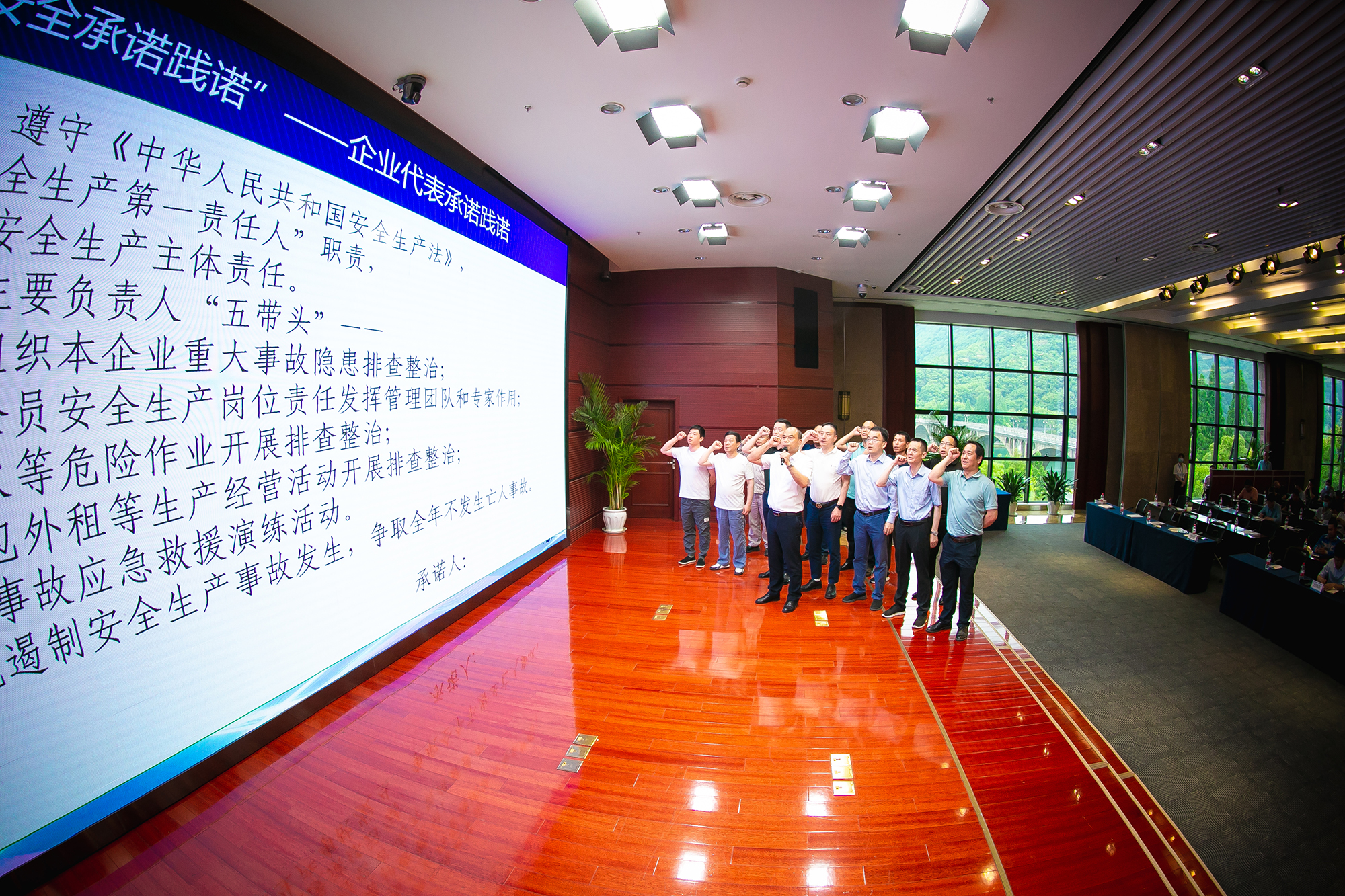 168618718911404097jc.jpg 168618718911404097jc.jpg